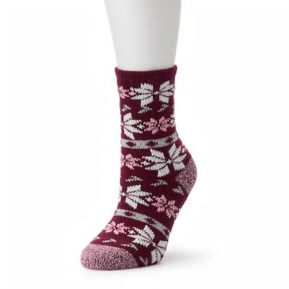 Cuddl Duds Zinfandel Snowflake Socks  NWT